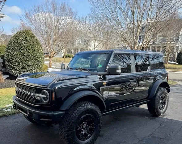 Ford Bronco · Black