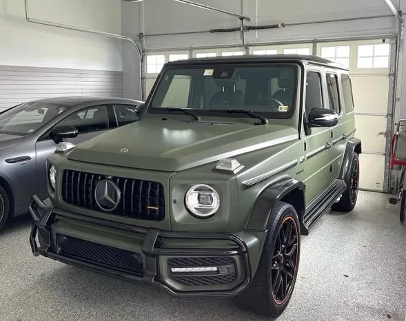Mercedes G63 · Olive
